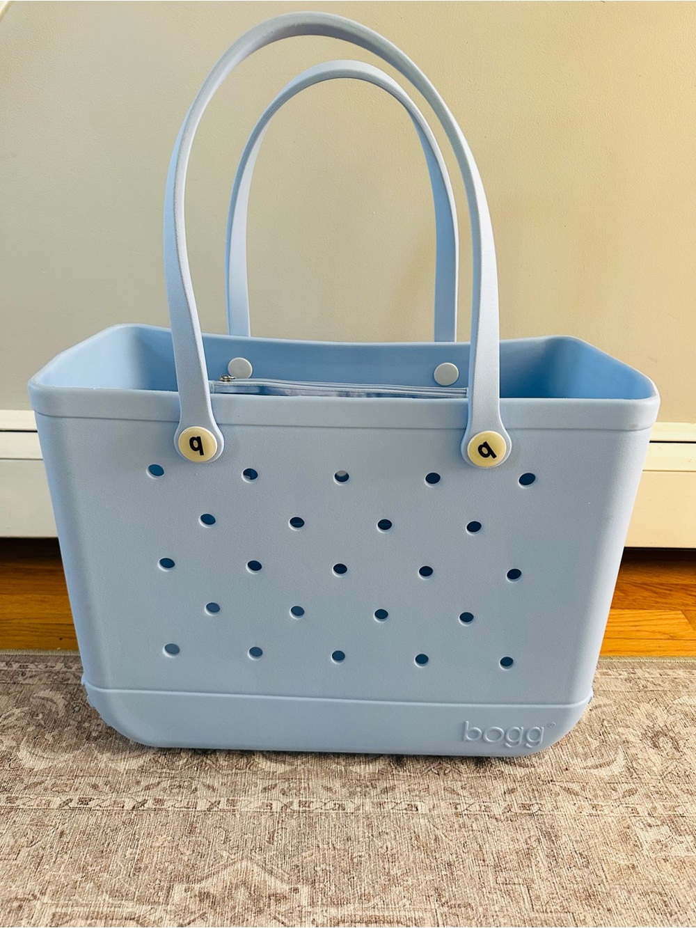 BOGG BAG L/XL Light Blue Perforated Tote with 2x Removable Pouches NWOT